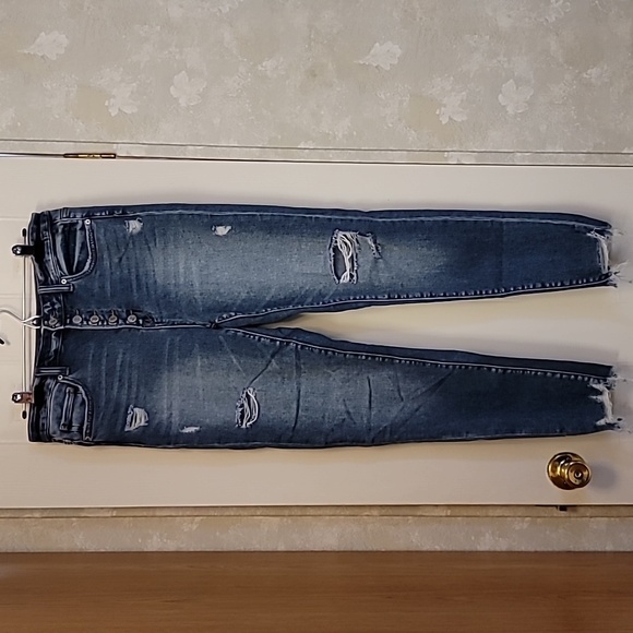 NWOT Zenana Button Fly Slim Fit Distressed Denim Jeans - Size 30 - Picture 1 of 5